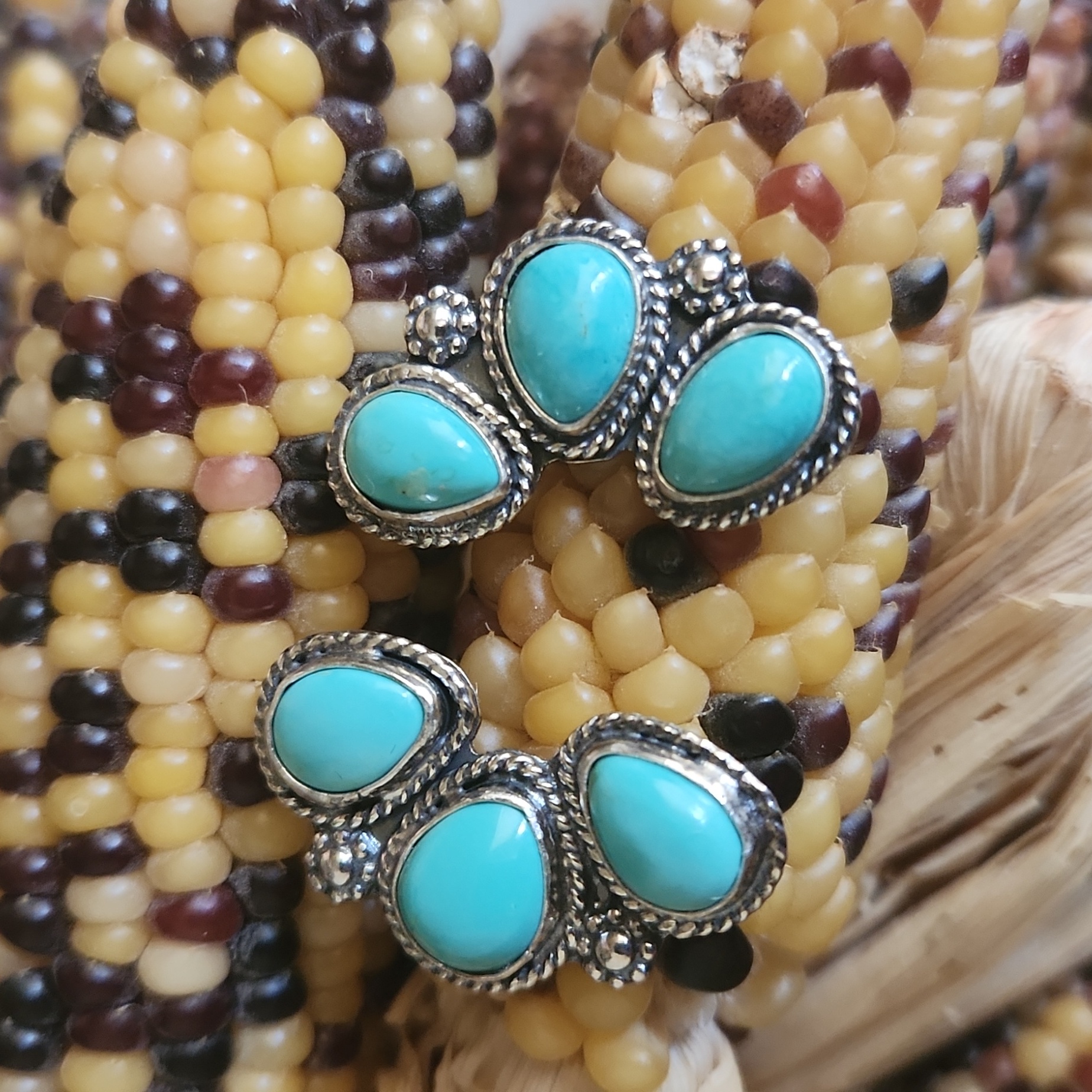 Nwot Native American Handmade Royston Turquoise Half Cluster Earrings